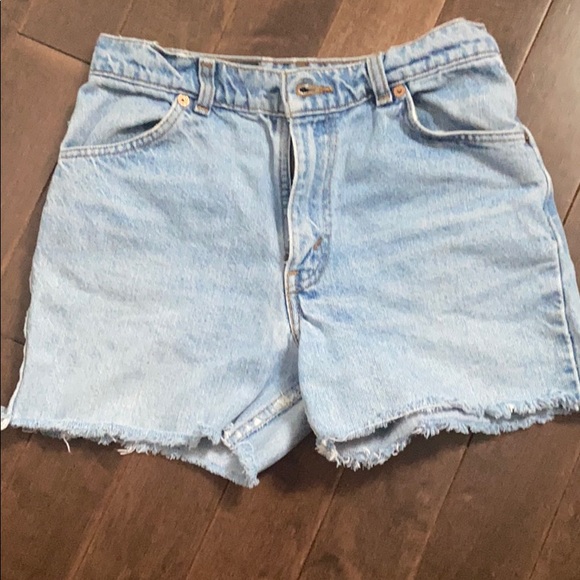 Levi Strauss High-Waisted Shorts - Picture 2 of 3